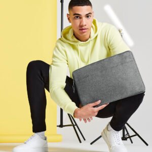 Essential 15 laptop case"